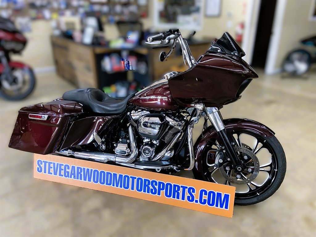 2020 Harley Davidson Road Glide - $19,995