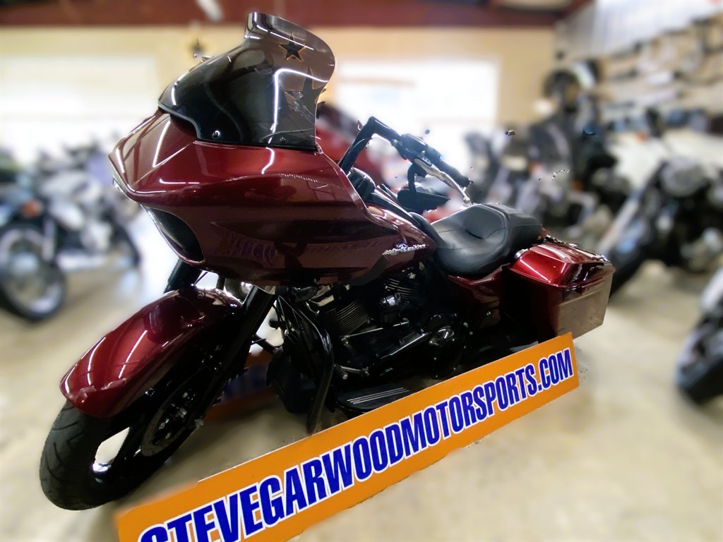 2017 Harley Davidson Road Glide - $17,995