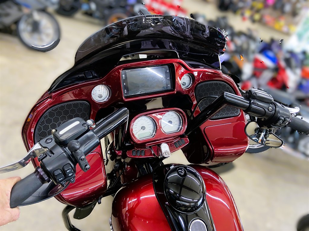 2017 Harley Davidson Road Glide - $17,995