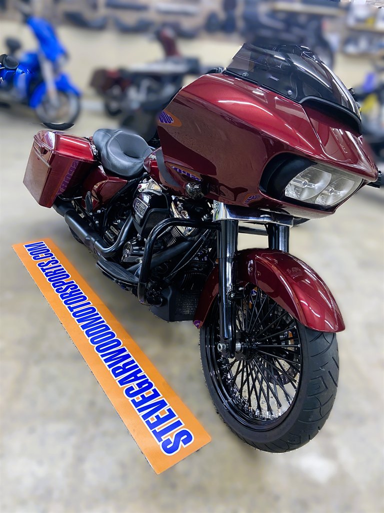 2017 Harley-davidson Road Glide - $17,995