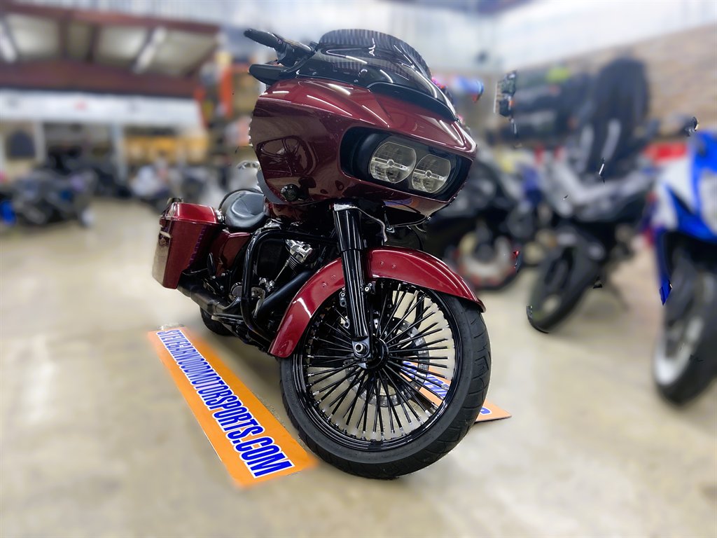 2017 Harley-davidson Road Glide - $17,995