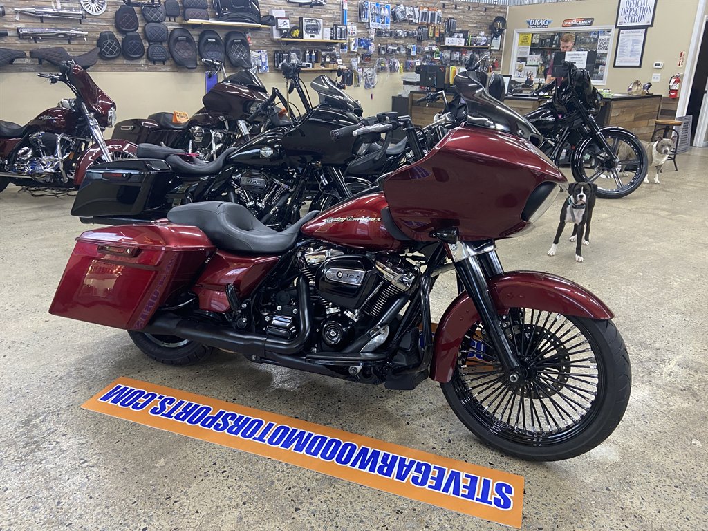2017 Harley-davidson Road Glide - $17,995