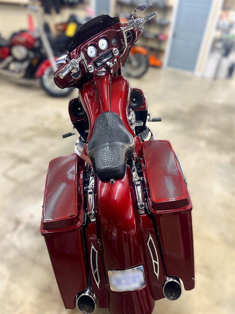 2009 Harley-davidson Street Glide - $12,995