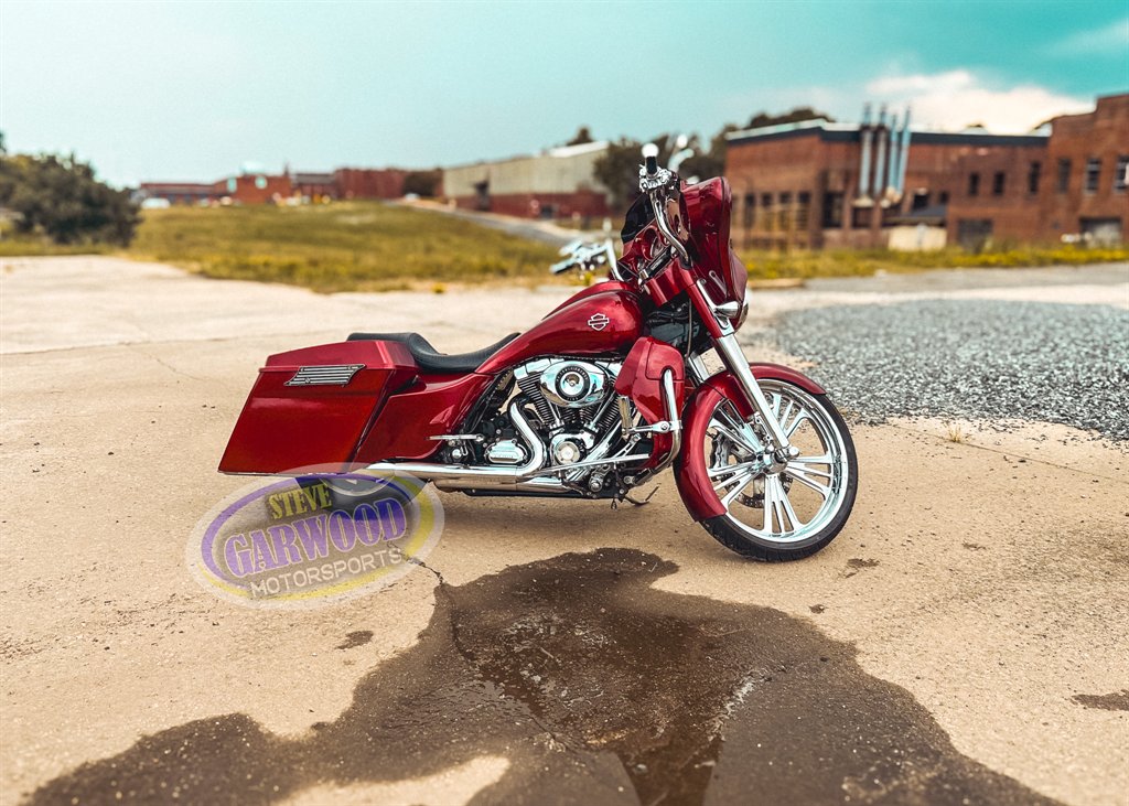 2009 Harley-davidson Street Glide - $12,995