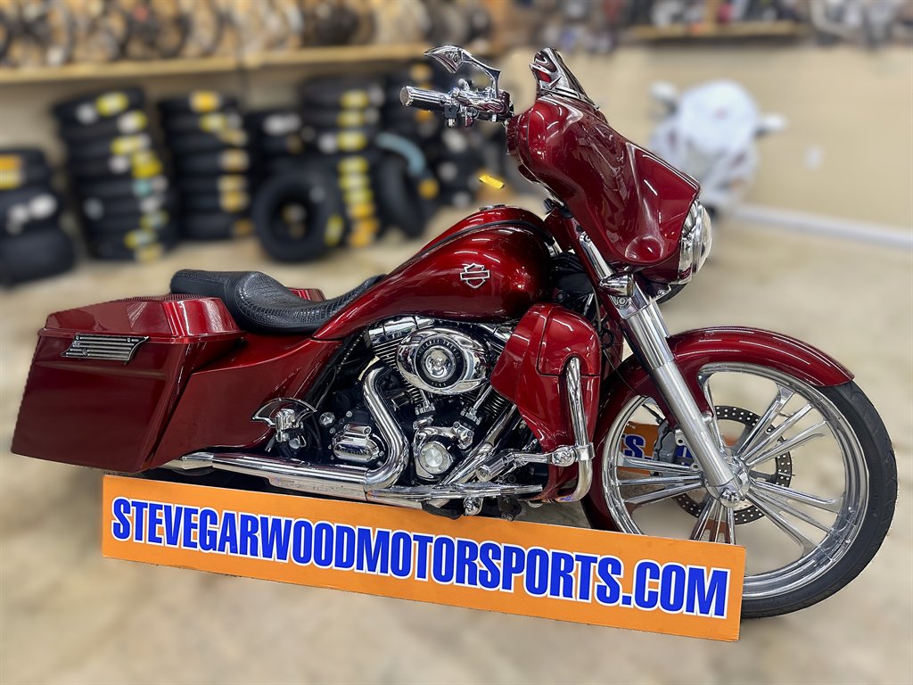2009 Harley-davidson Street Glide - $12,995