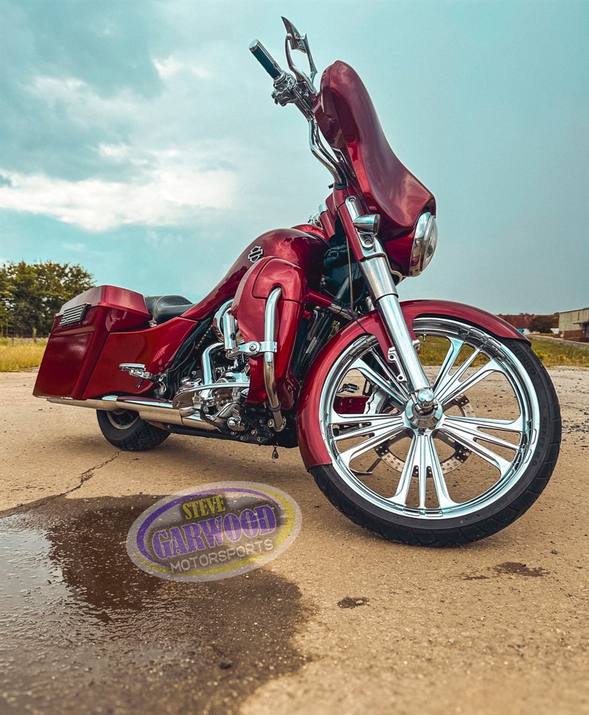 2009 Harley-davidson Street Glide - $12,995