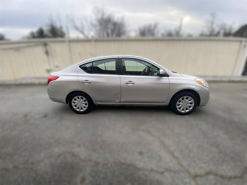 2012 Nissan Versa - $3,995