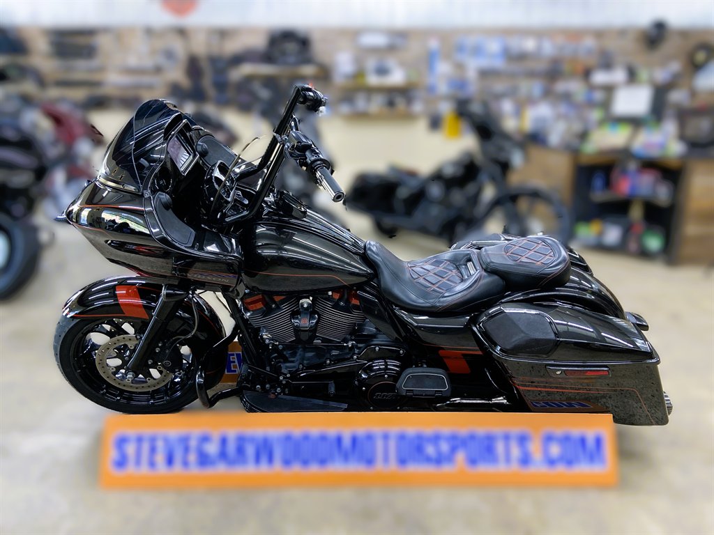 2018 Harley-davidson Cvo Road Glide - $21,995