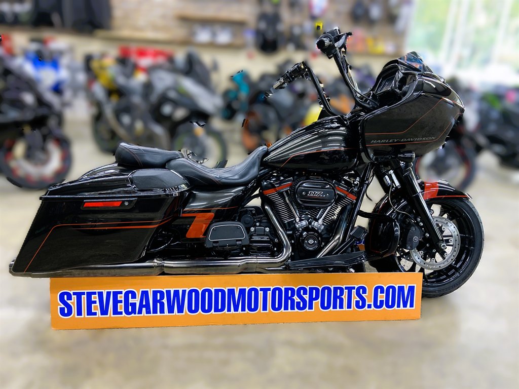 2018 Harley-davidson Cvo Road Glide - $21,995