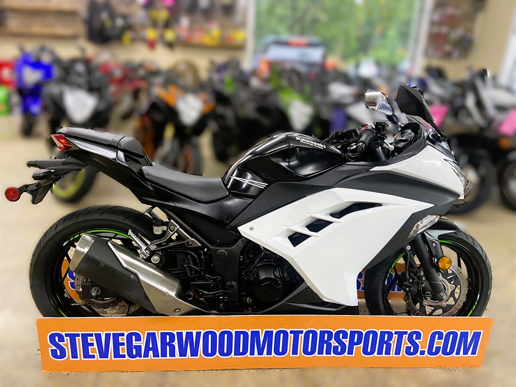 2017 Kawasaki Ninja 300 - $4,495
