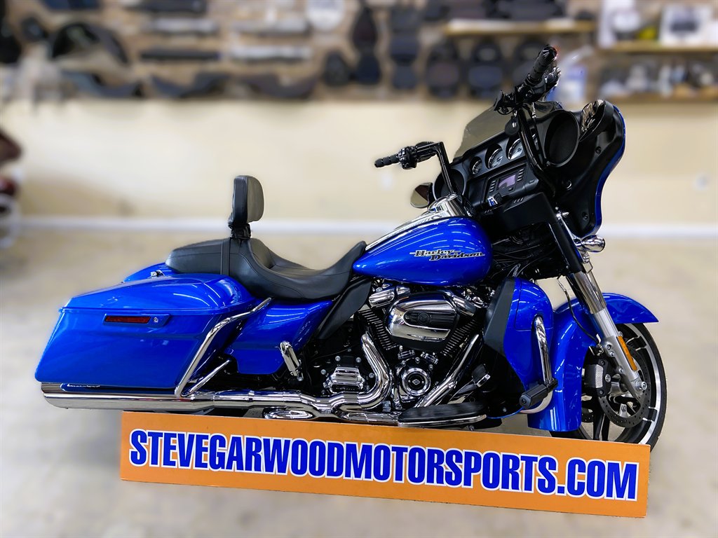 2018 Harley-davidson Street Glide - $18,595