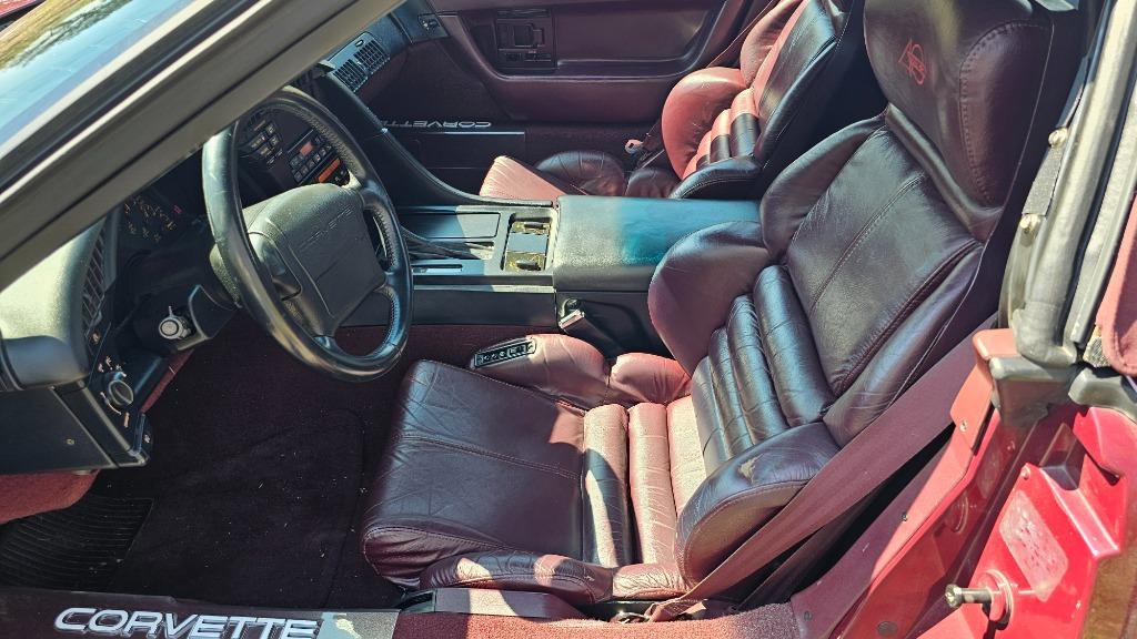 1993 Chevrolet Corvette - $10,900