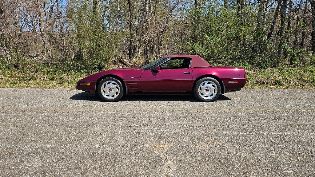 1993 Chevrolet Corvette - $10,900