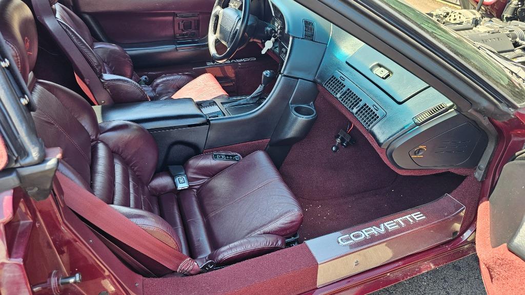 1993 Chevrolet Corvette - $10,900