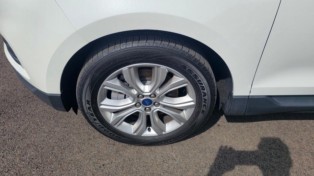 2022 Ford Edge - $15,900