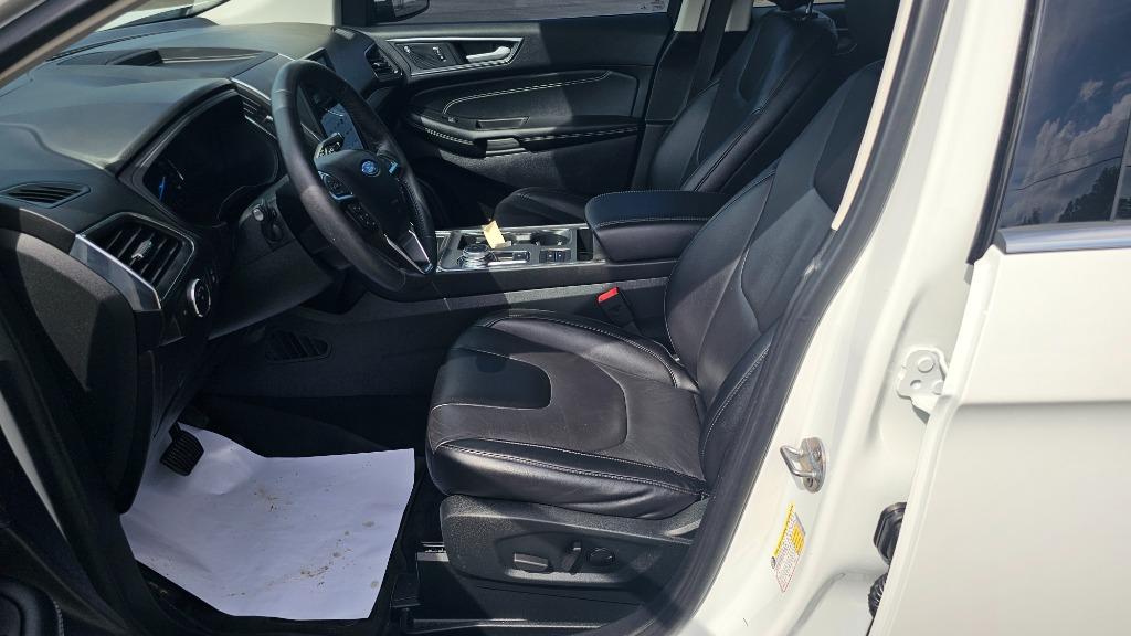 2022 Ford Edge - $15,900