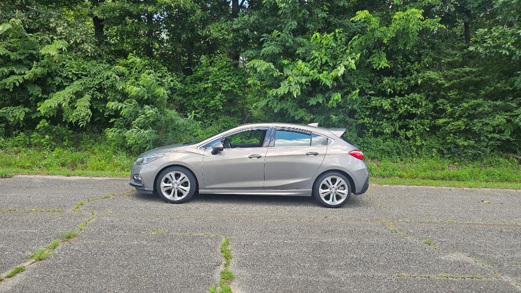 2017 Chevrolet Cruze - $8,450