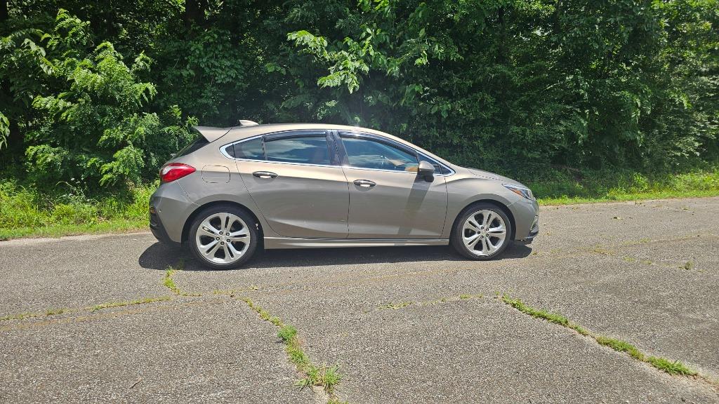 2017 Chevrolet Cruze - $8,450