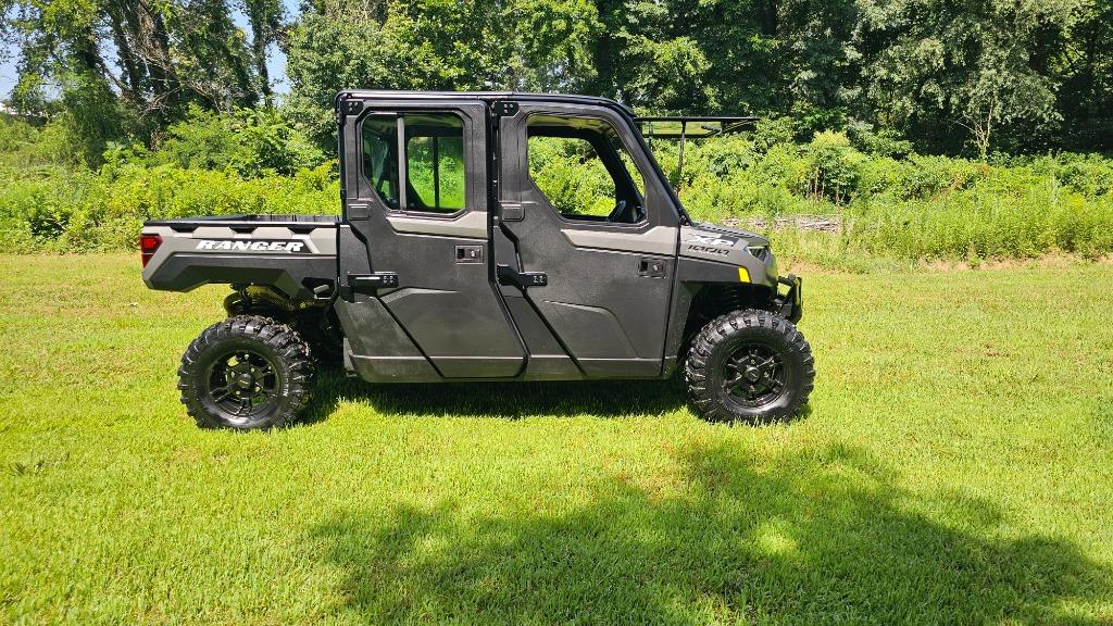 2022 Polaris Ranger Crew Xp 1000 - $24,900