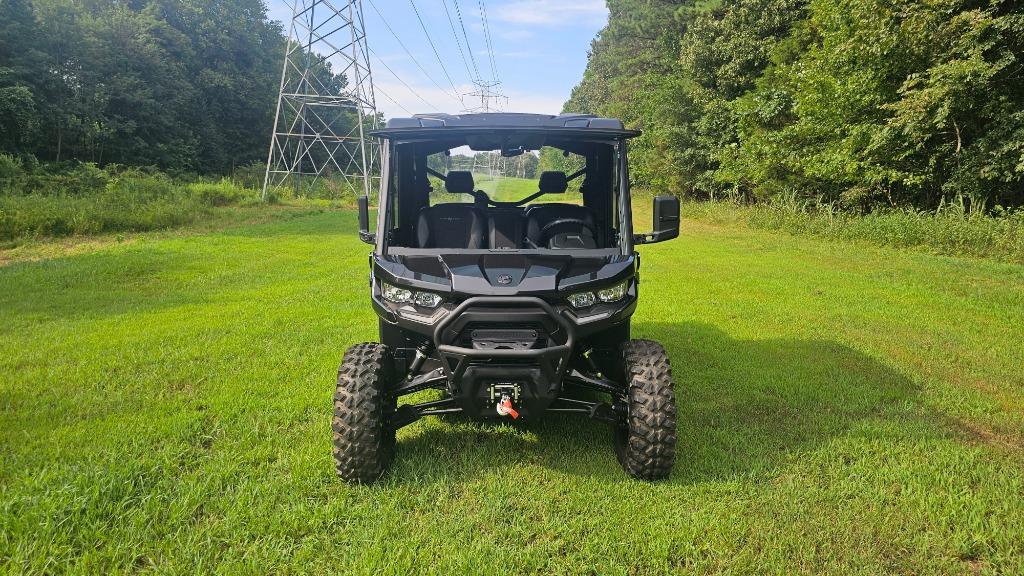 2025 Can-am Defender/traxter - $24,900
