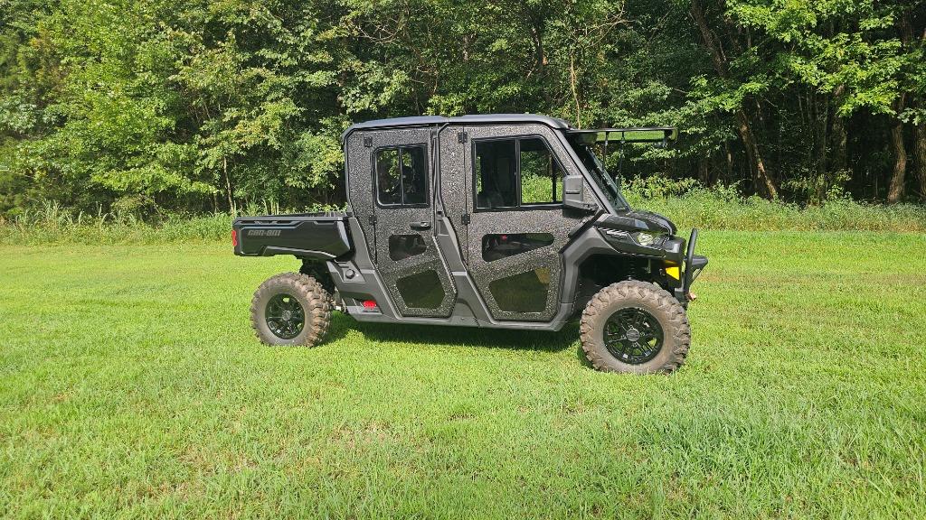 2025 Can-am Defender/traxter - $24,900