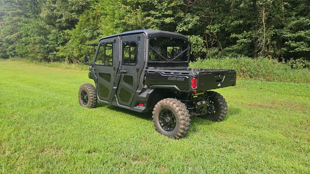 2025 Can-am Defender/traxter - $24,900