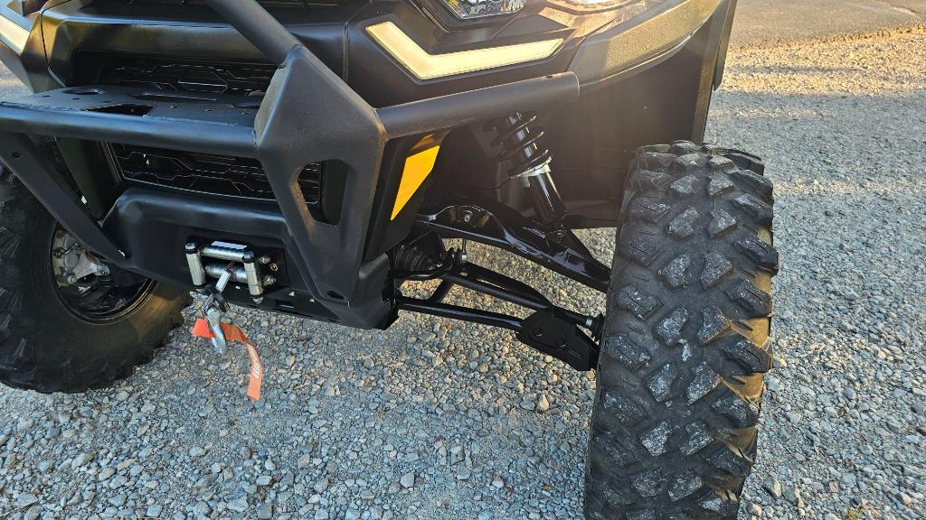 2023 Can-am Defender/traxter - $24,500