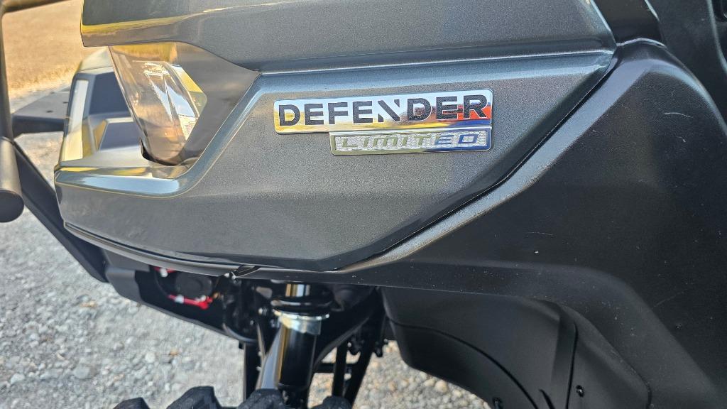 2023 Can-am Defender/traxter - $24,500