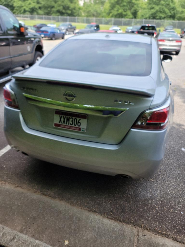 2015 Nissan Altima - $8,900