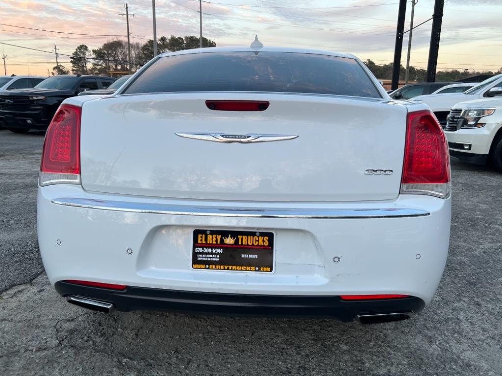 2017 Chrysler 300