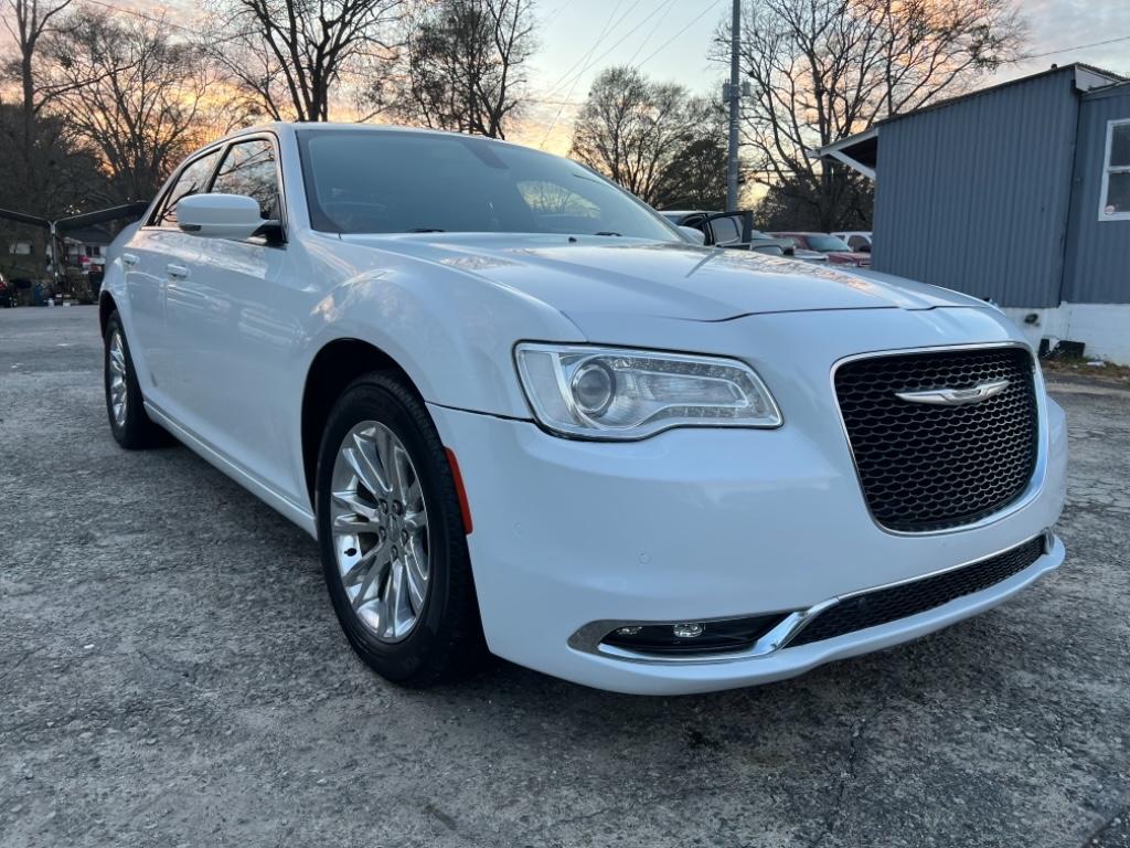 2017 Chrysler 300