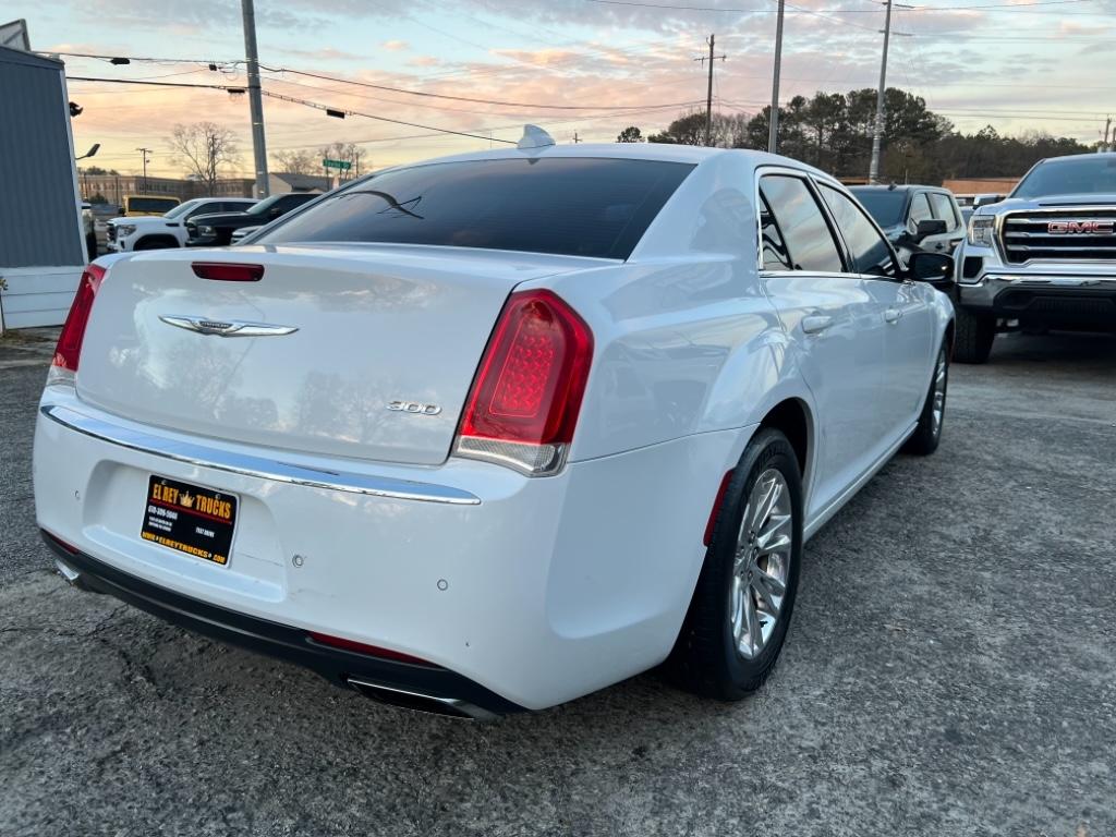 2017 Chrysler 300