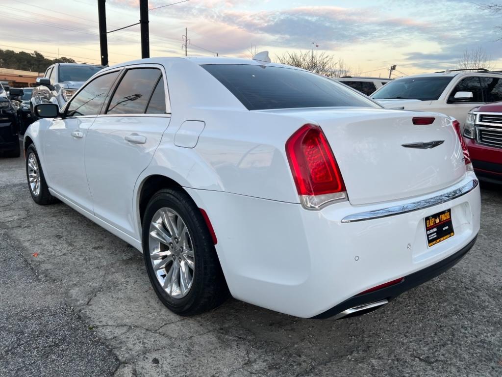 2017 Chrysler 300