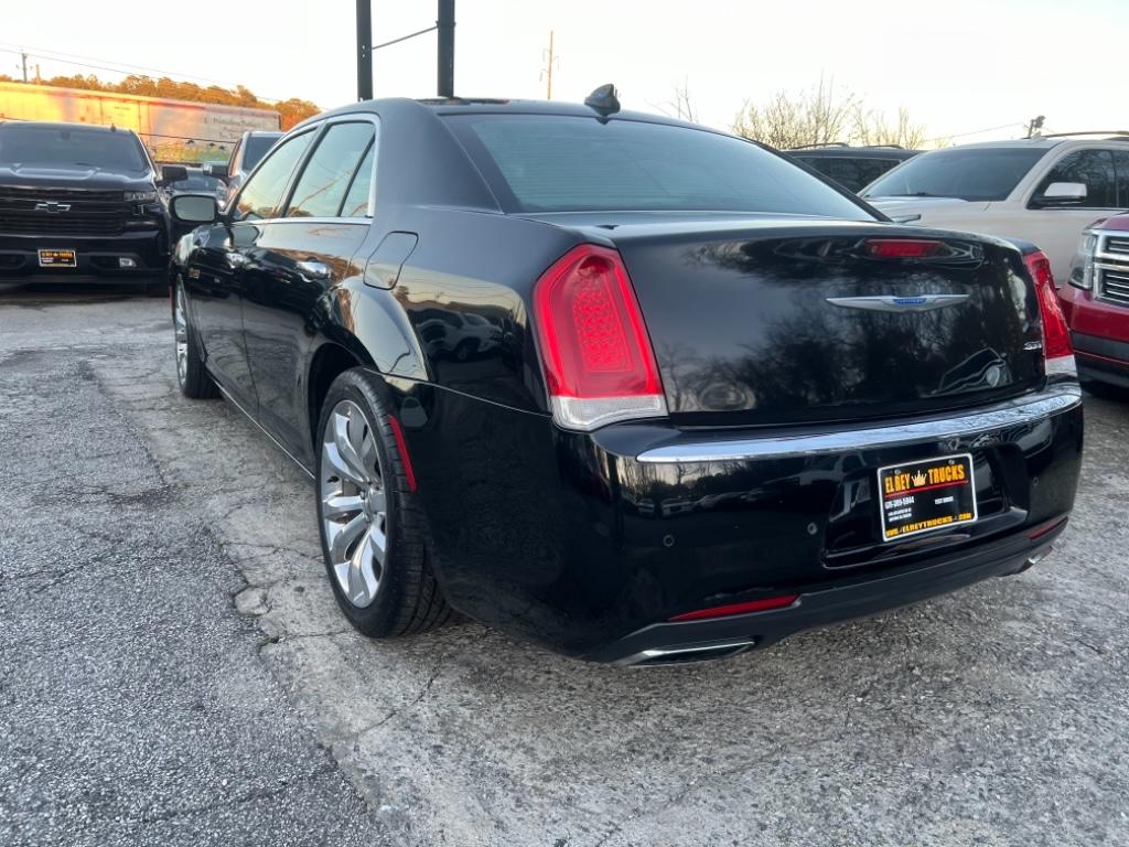 2018 Chrysler 300
