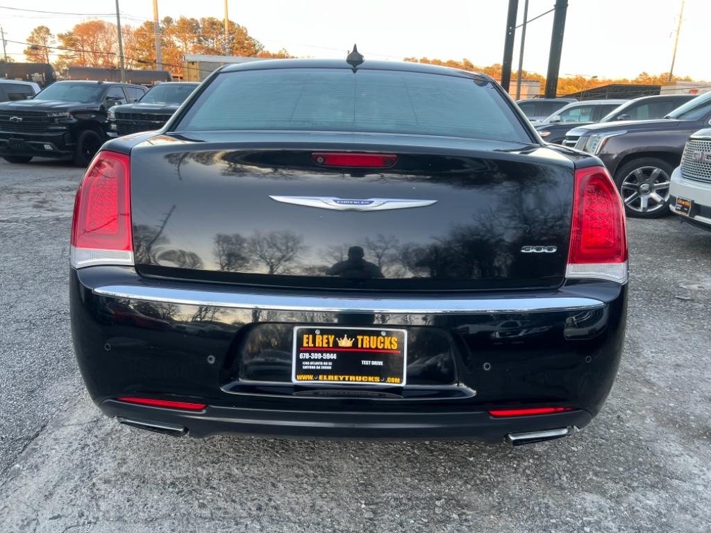 2018 Chrysler 300