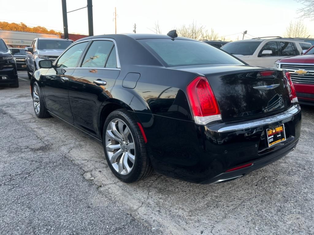 2018 Chrysler 300