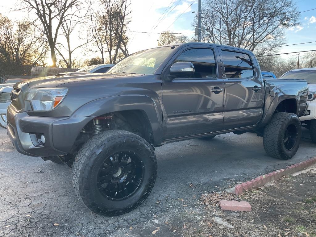 2014 Toyota Tacoma V6 photo