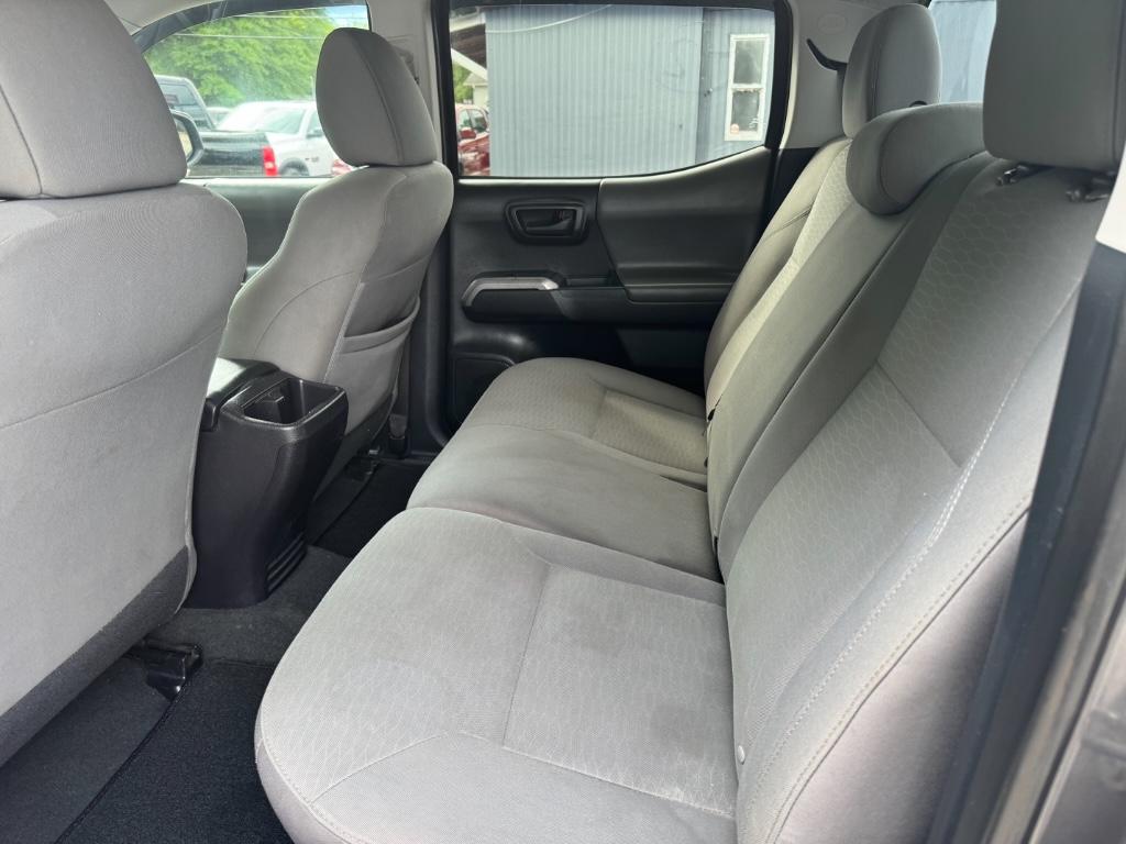 2016 Toyota Tacoma SR5 photo