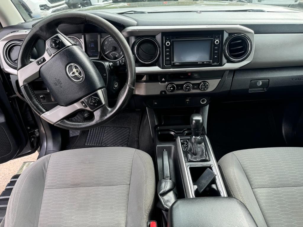 2016 Toyota Tacoma SR5 photo