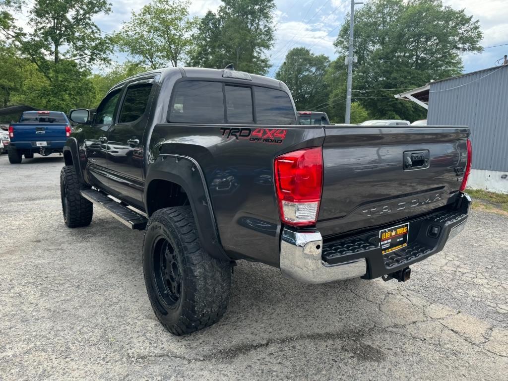 2016 Toyota Tacoma SR5 photo