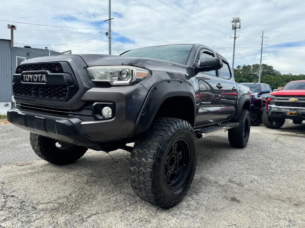 2016 Toyota Tacoma SR5 photo