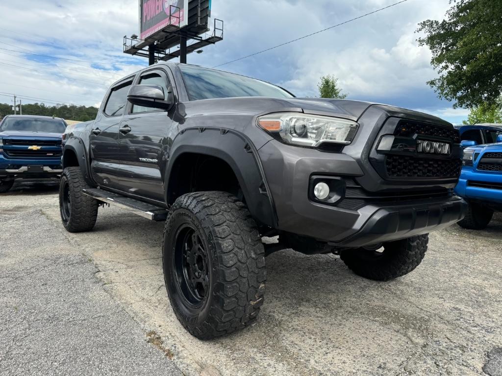 2016 Toyota Tacoma SR5 photo