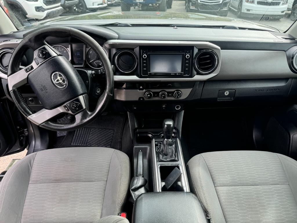 2016 Toyota Tacoma SR5 photo