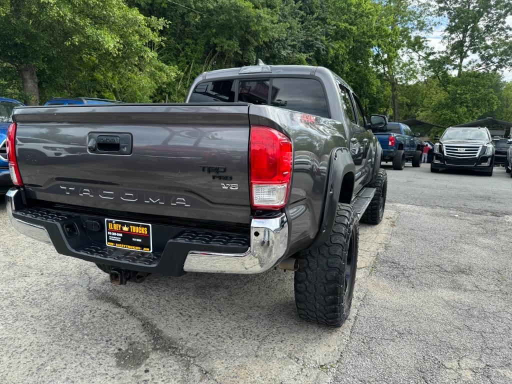 2016 Toyota Tacoma SR5 photo