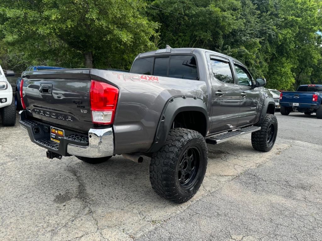 2016 Toyota Tacoma SR5 photo