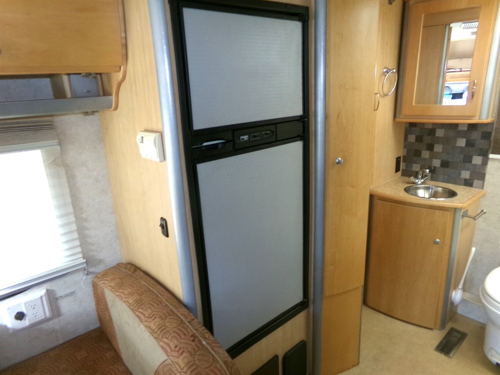 2006 Winnebago View WD523h  photo