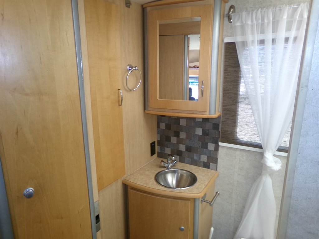 2006 Winnebago View WD523h  photo