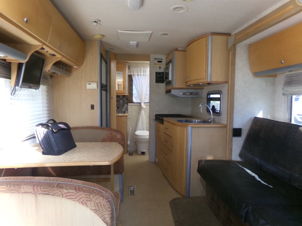 2006 Winnebago View WD523h  photo