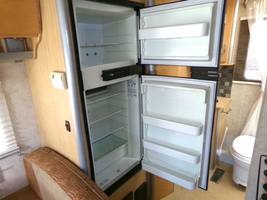 2006 Winnebago View WD523h  photo
