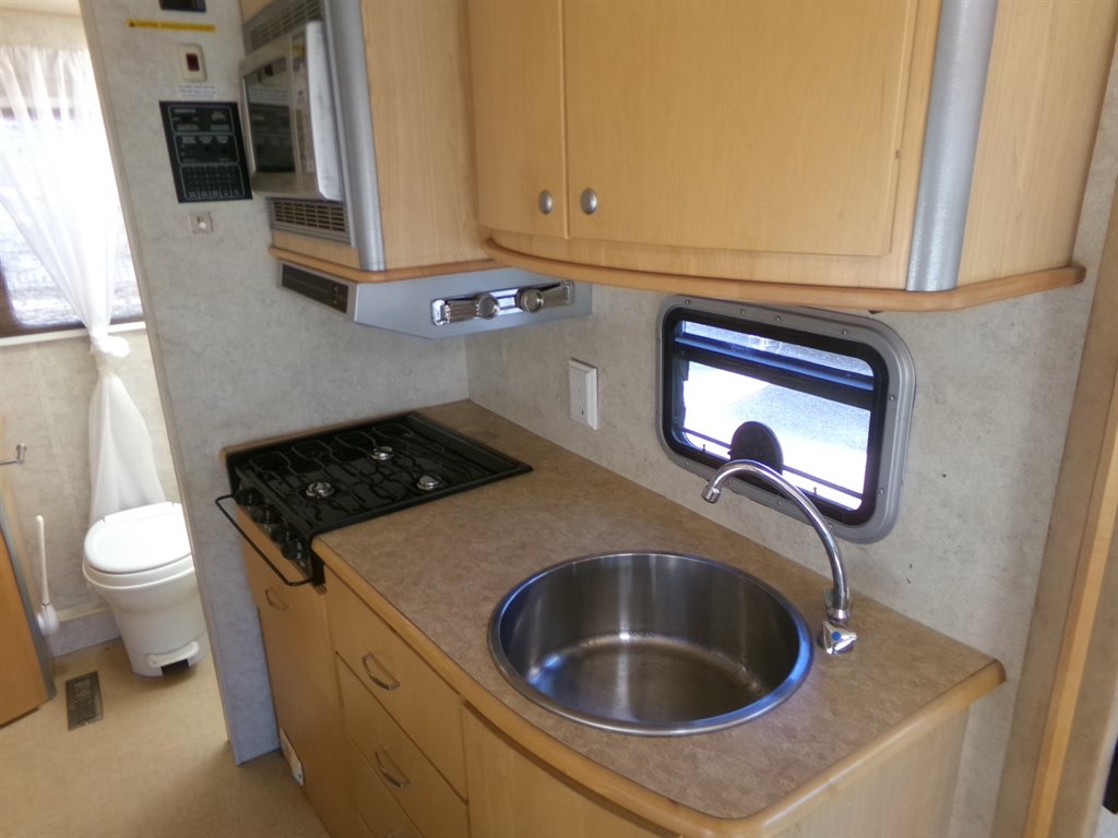 2006 Winnebago View WD523h  photo
